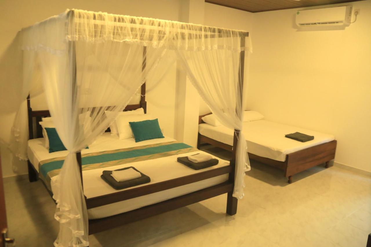 Sri villa Rest Hikkaduwa Exteriör bild