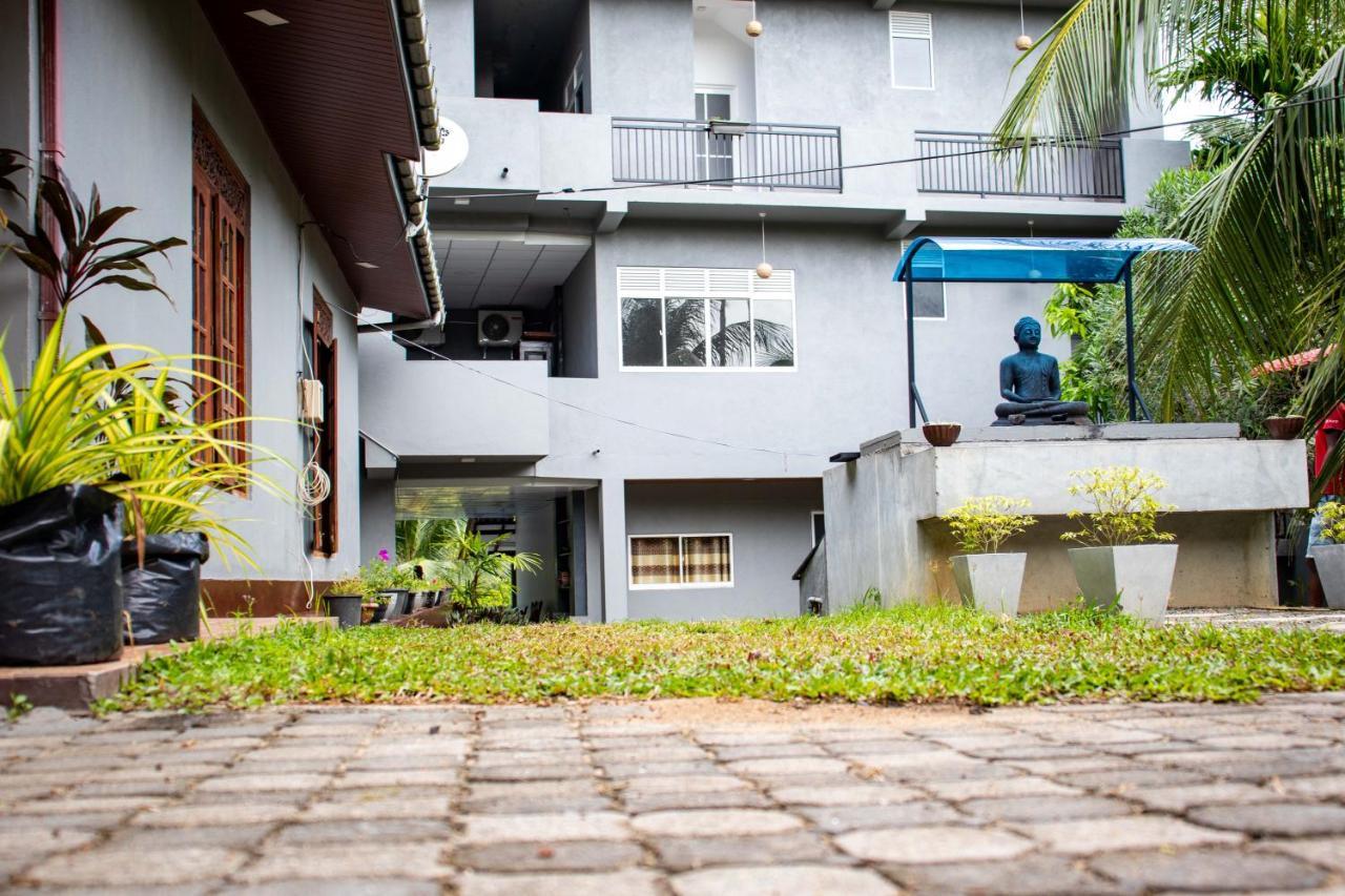 Sri villa Rest Hikkaduwa Exteriör bild